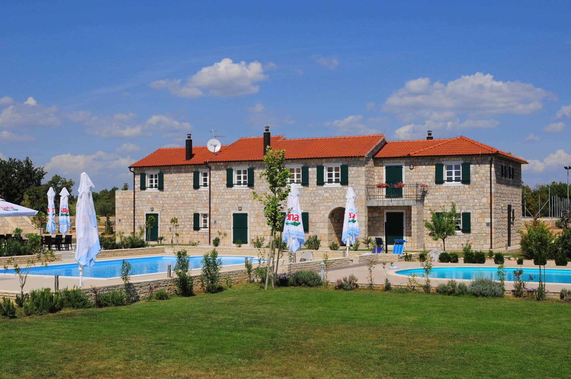 Pansion Skelin Hotel Drinovci Luaran gambar