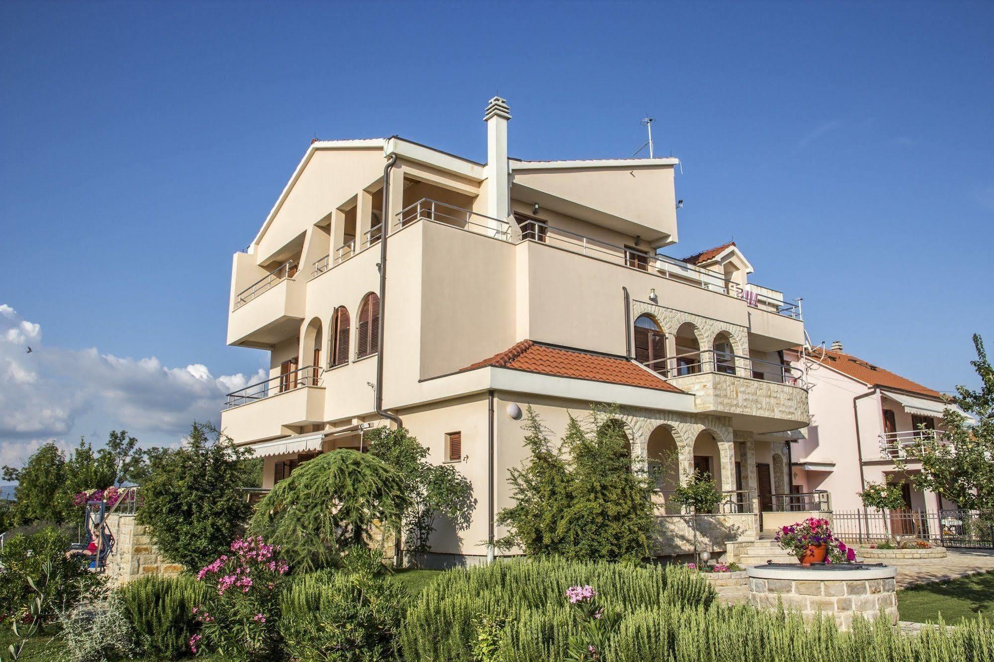 Pansion Skelin Hotel Drinovci Luaran gambar